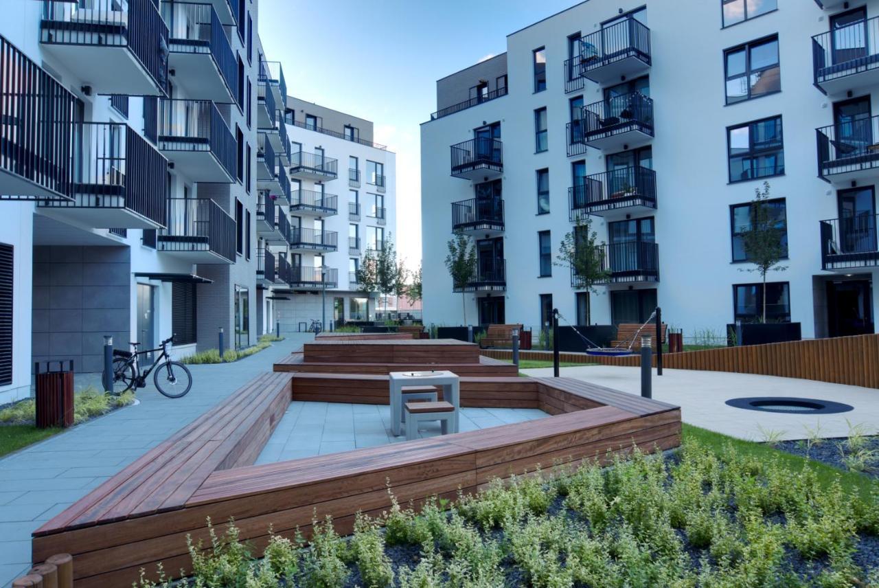 Essence Apartments Topaz Познан Екстериор снимка