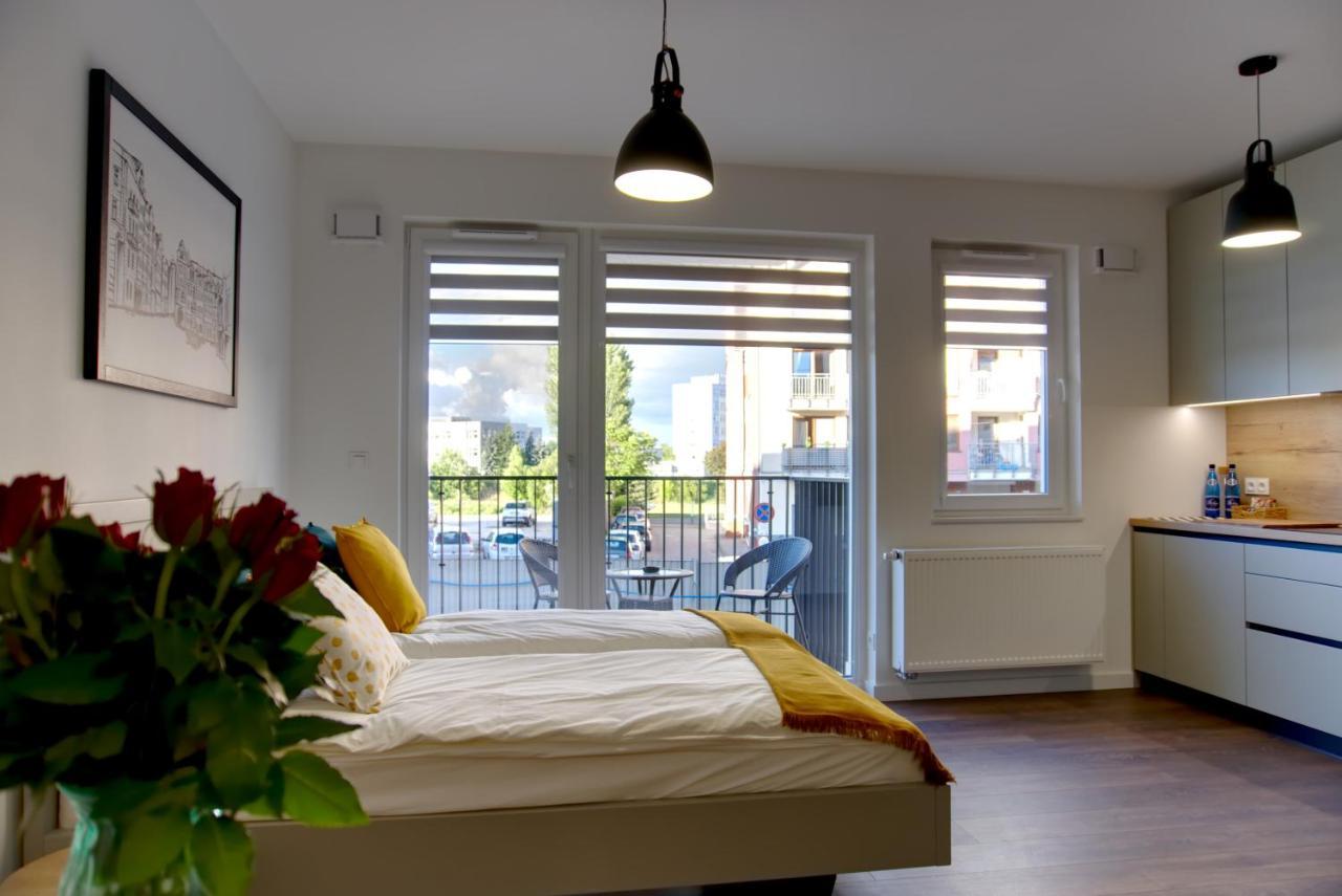 Essence Apartments Topaz Познан Екстериор снимка