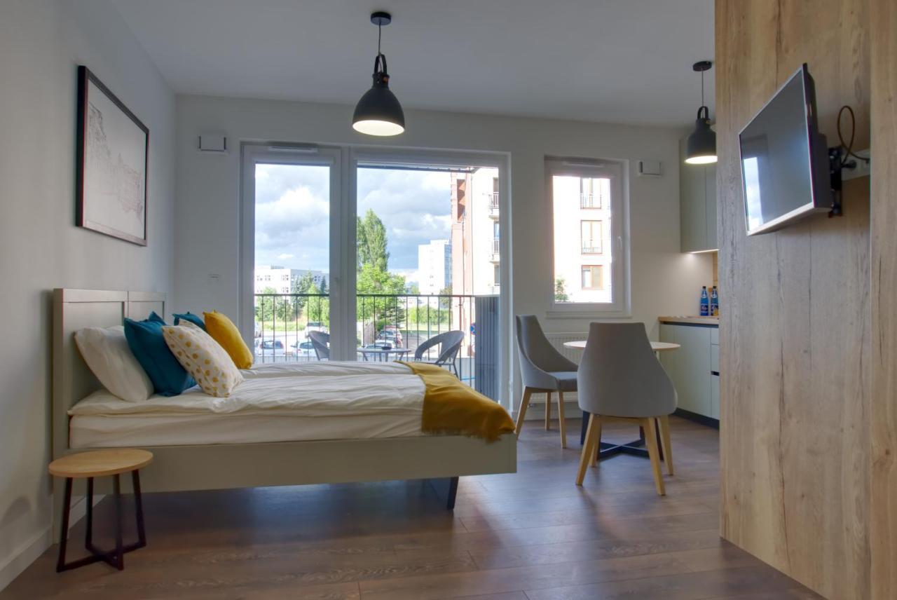 Essence Apartments Topaz Познан Екстериор снимка
